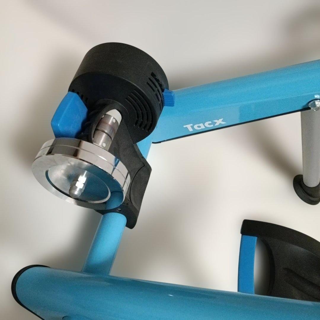 TACX 『Satori Smart』　ローラー台　ライトブルー